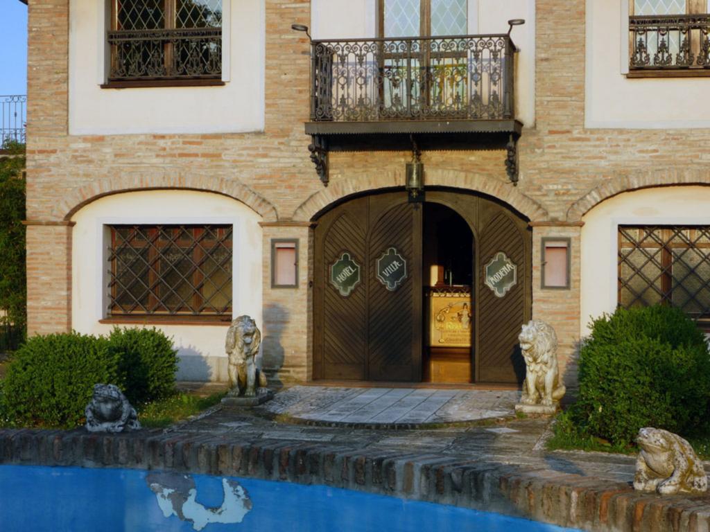 Hotel Villino Della Flanella Modena Exterior photo