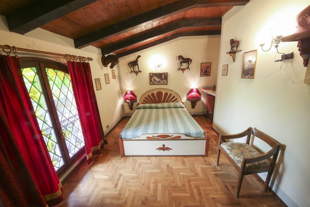 Hotel Villino Della Flanella Modena Room photo