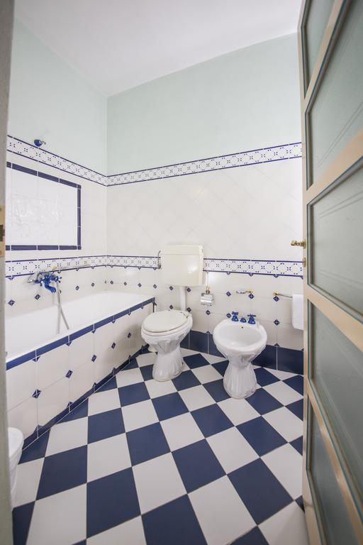 Hotel Villino Della Flanella Modena Room photo